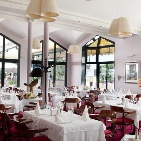 Excelsior Hotel